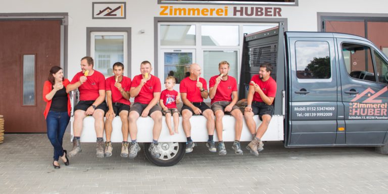 Gruppenfoto der Zimmerei Huber GmbH